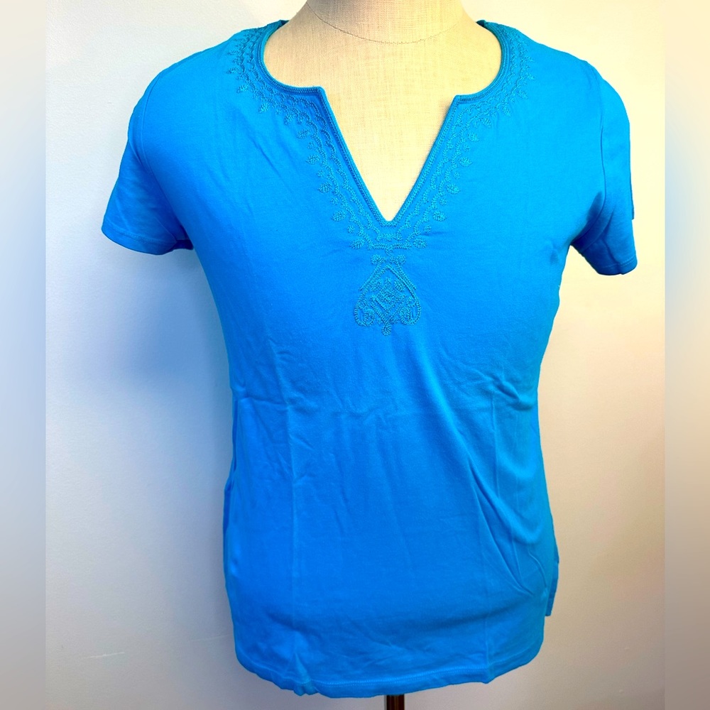 Short sleeve blue top from Bass size Large